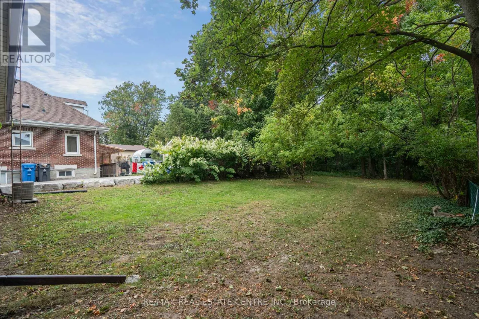 196 SILVERCREEK PARKWAY S