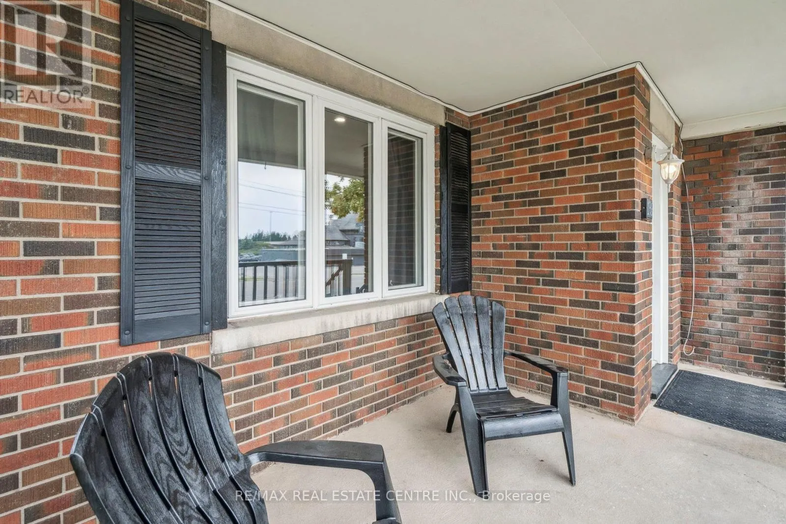 196 SILVERCREEK PARKWAY S