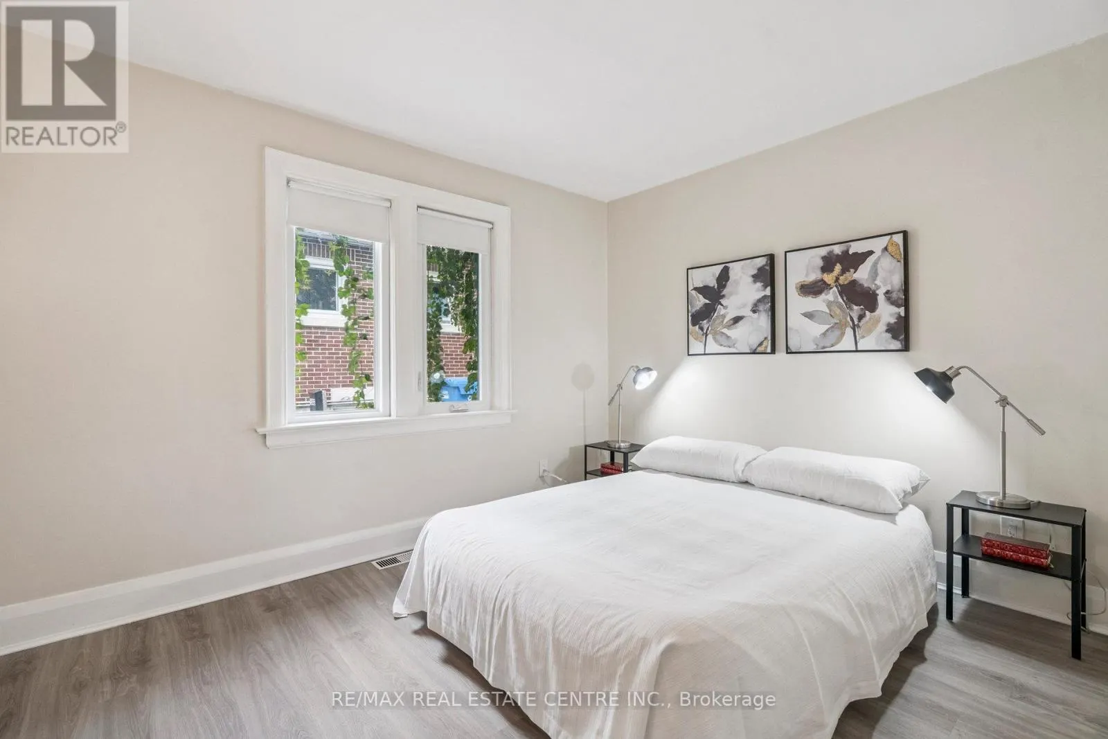 196 SILVERCREEK PARKWAY S