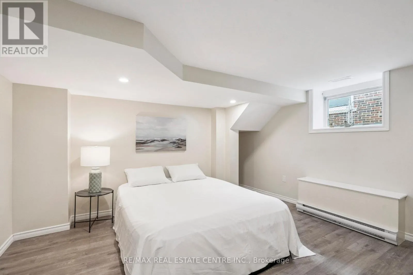 196 SILVERCREEK PARKWAY S