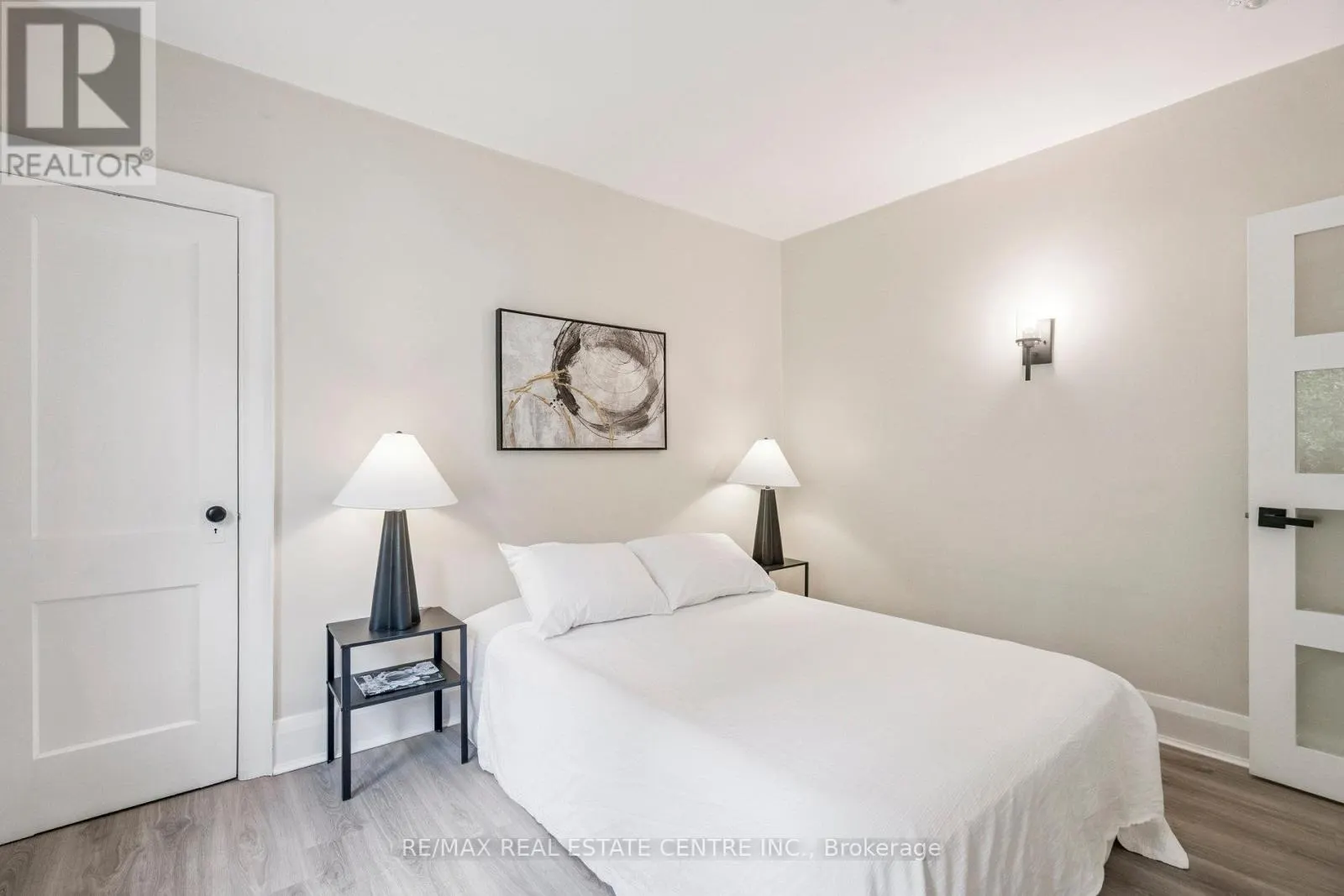 196 SILVERCREEK PARKWAY S