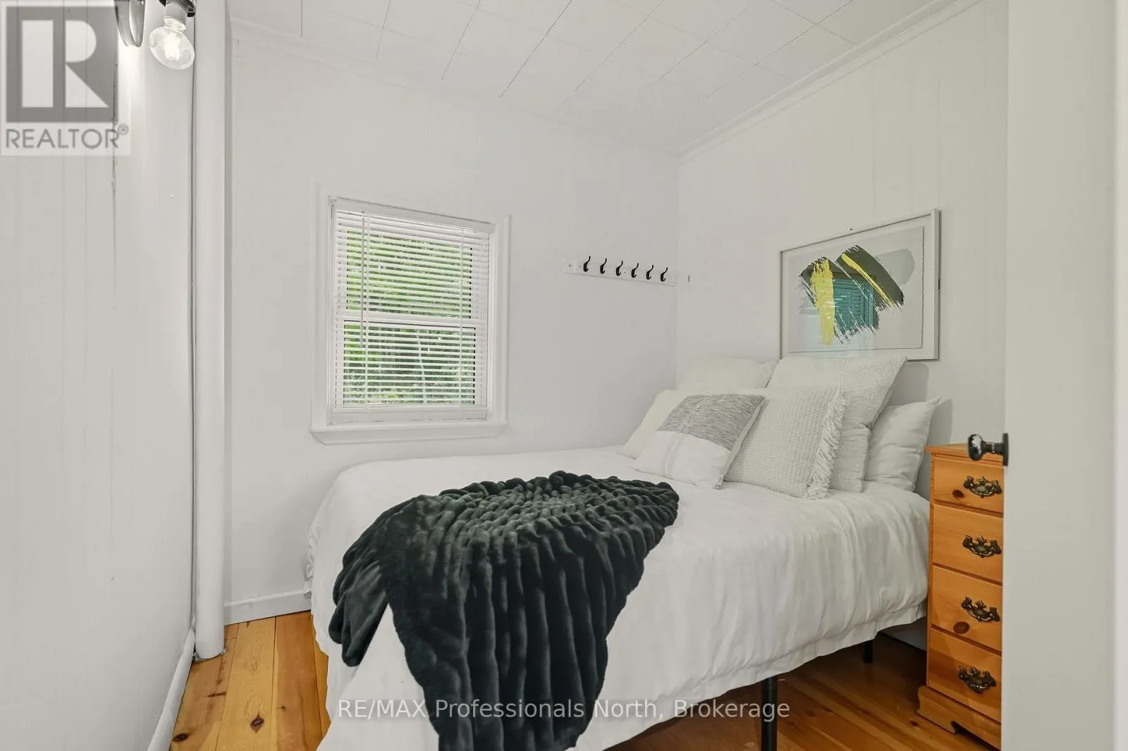 1046 PINE LAKE SHORES PRIVATE ROAD