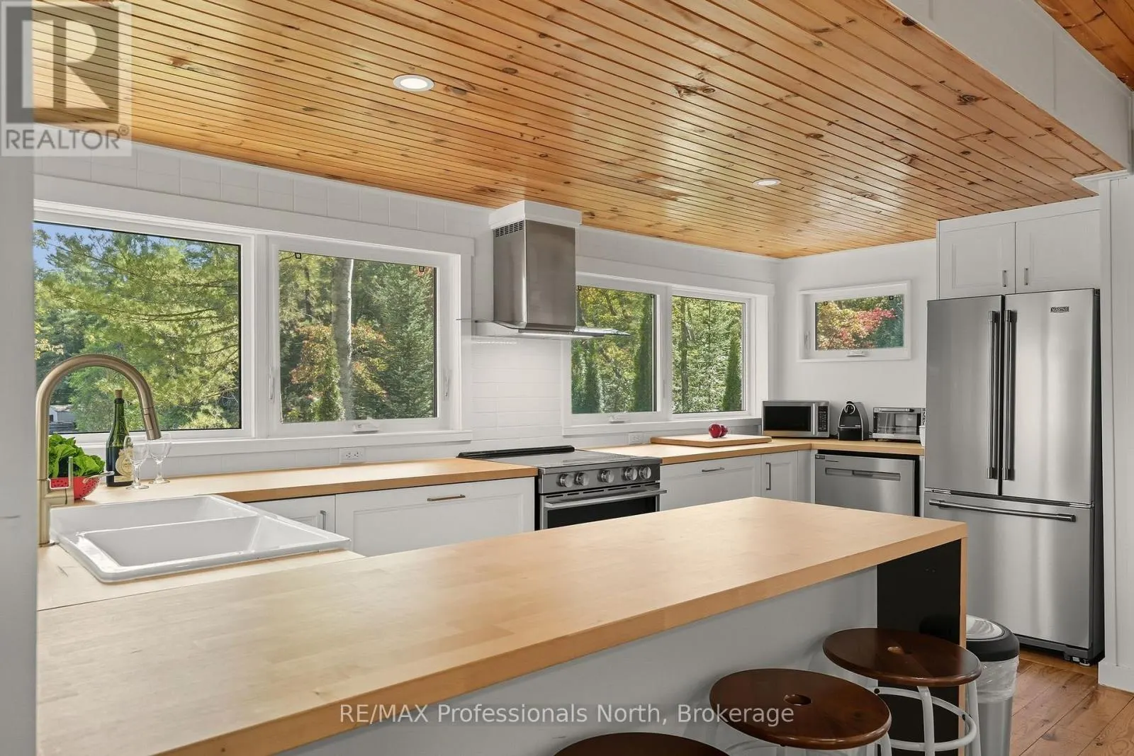 1046 PINE LAKE SHORES PRIVATE ROAD
