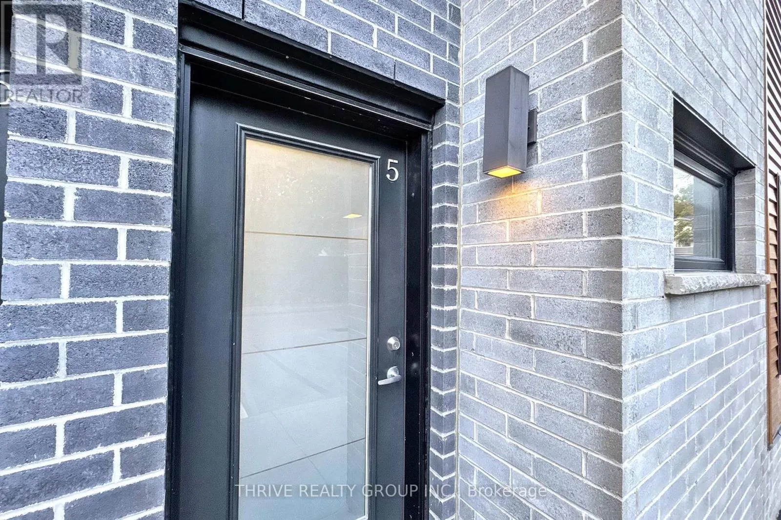 5 - 147 POND MILLS ROAD, #5