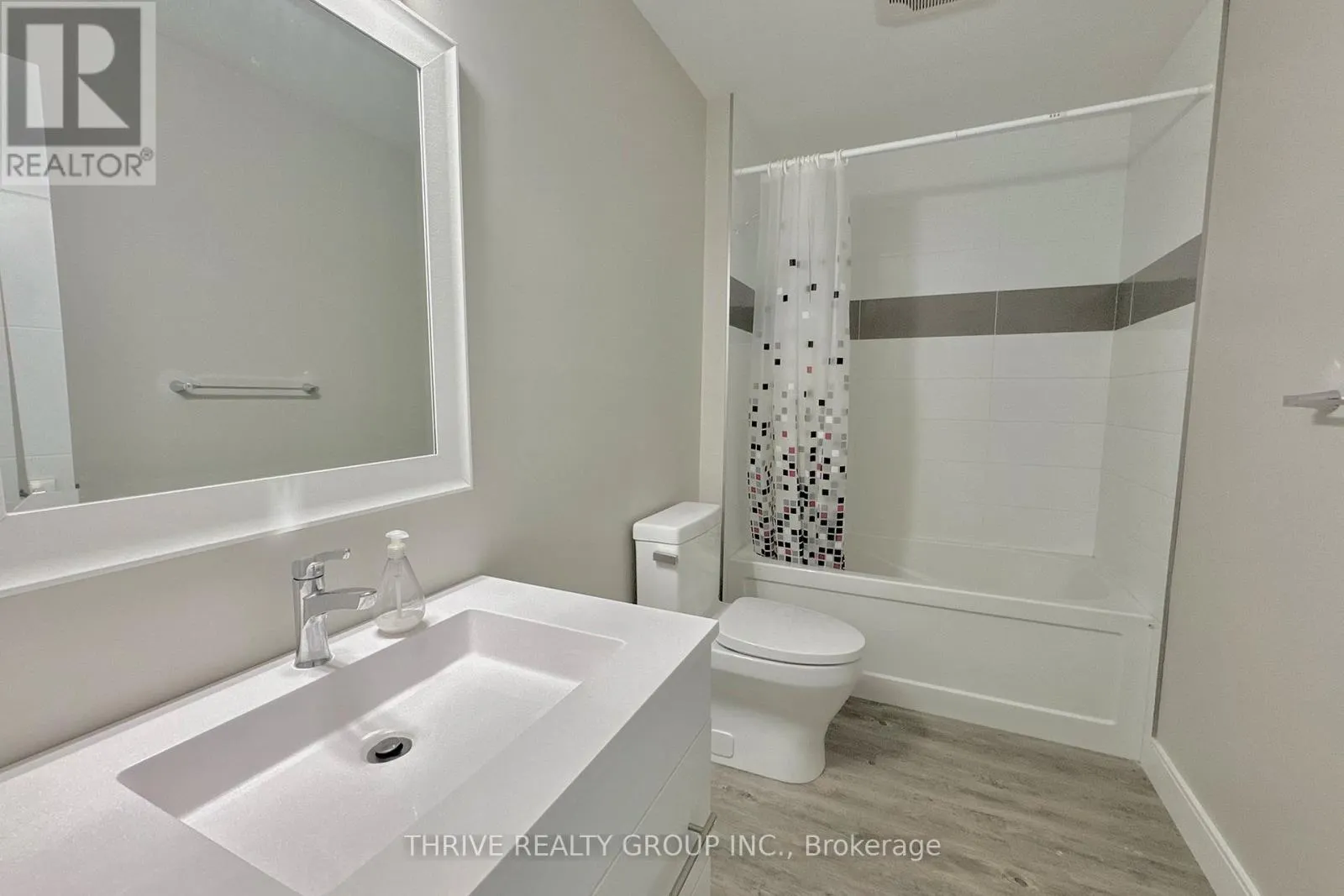 5 - 147 POND MILLS ROAD, #5
