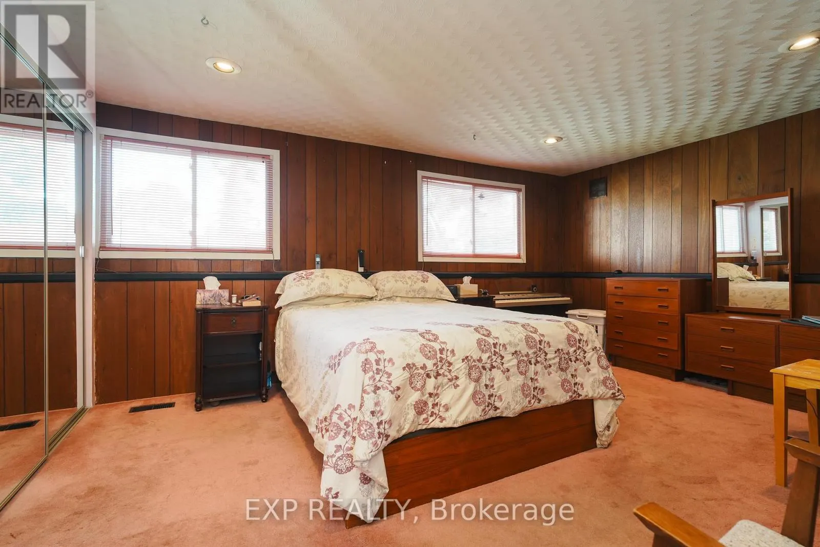 36 KEEWATIN CRESCENT