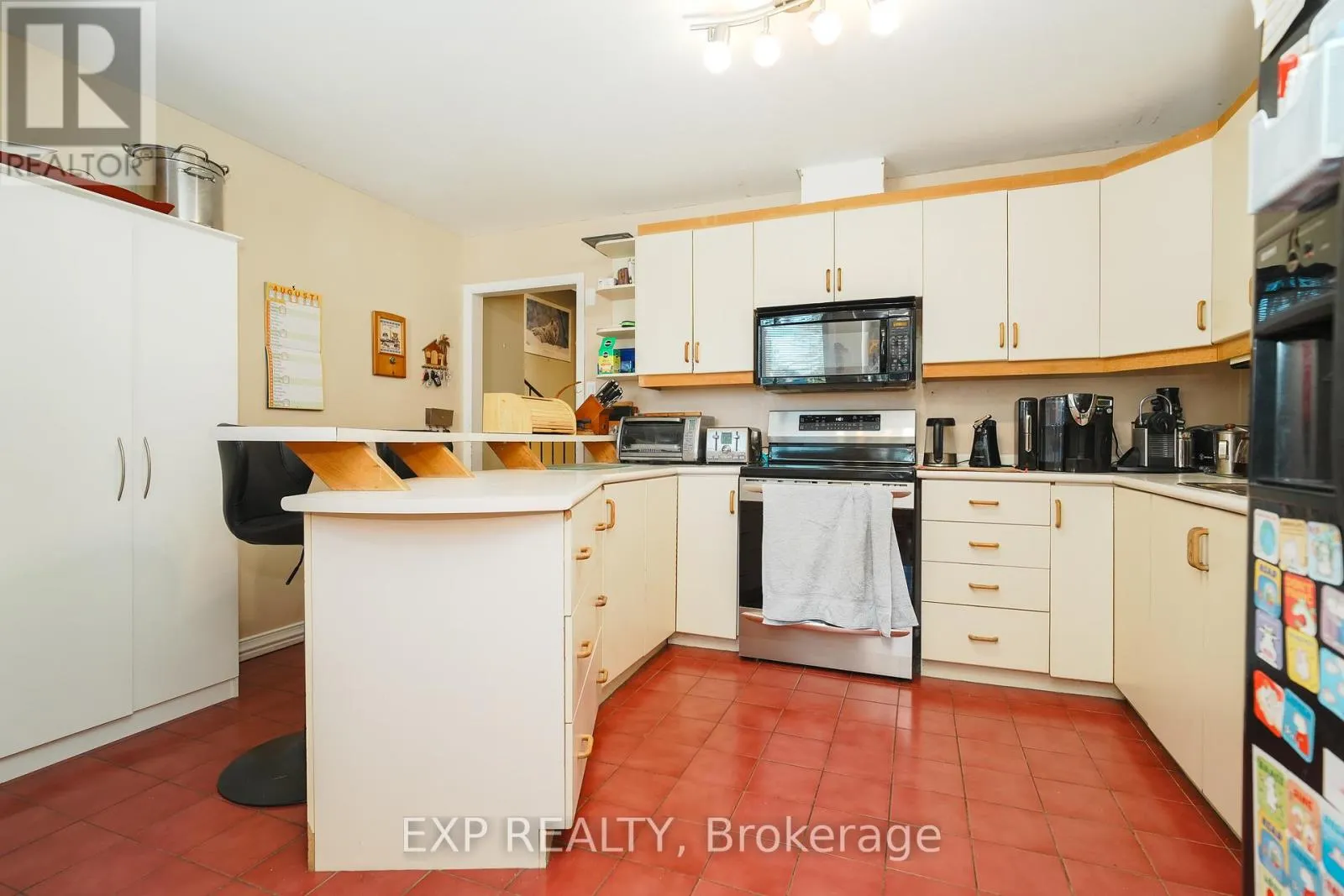 36 KEEWATIN CRESCENT