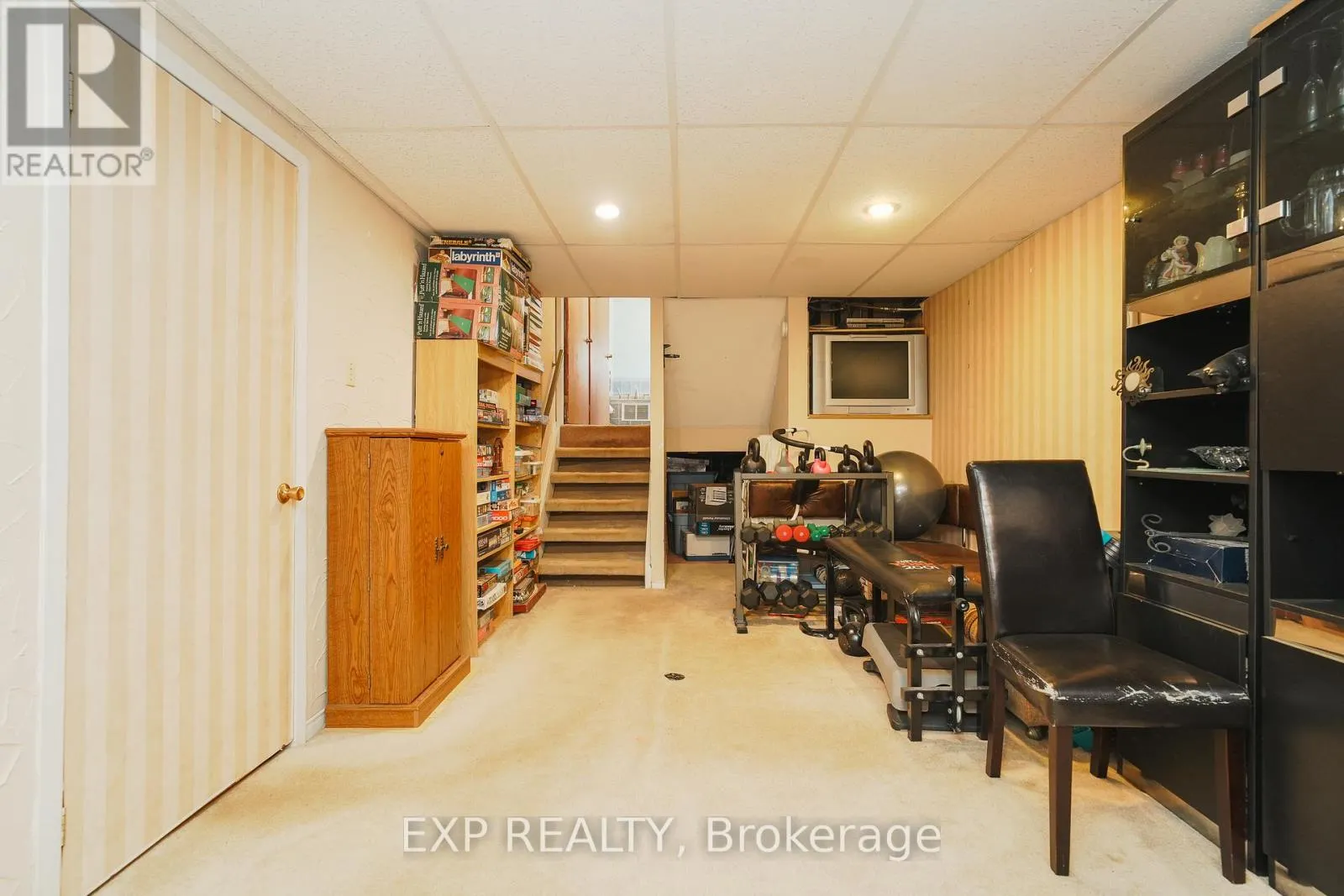 36 KEEWATIN CRESCENT