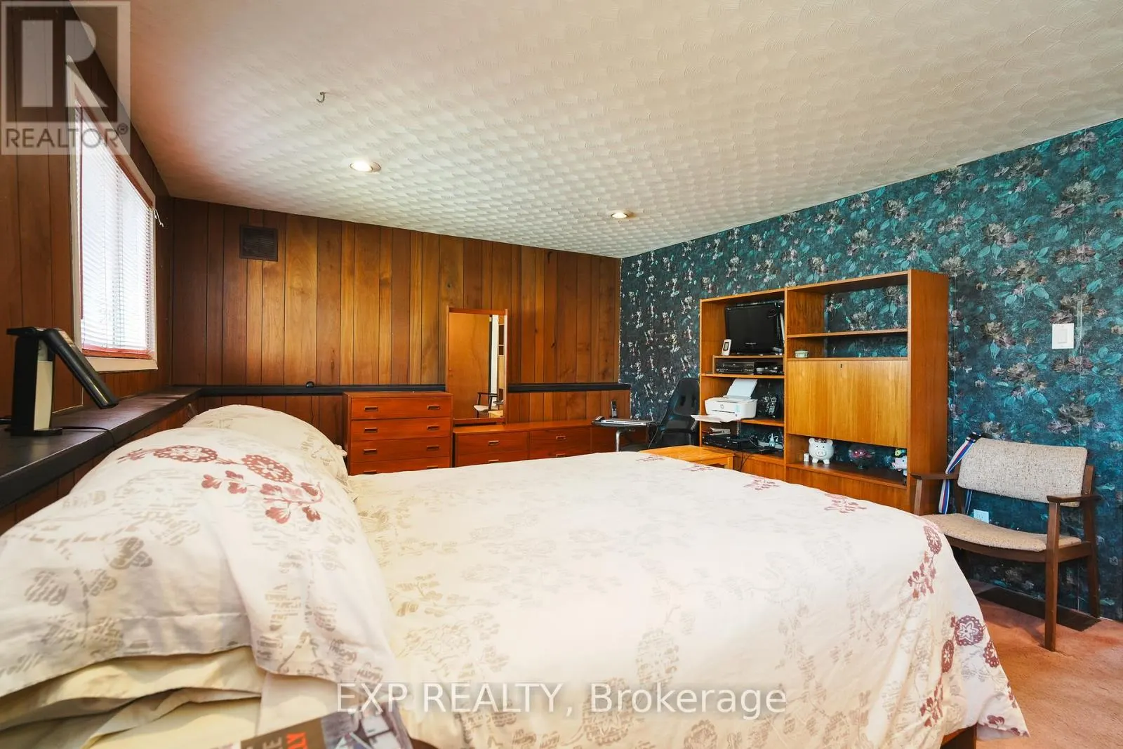 36 KEEWATIN CRESCENT