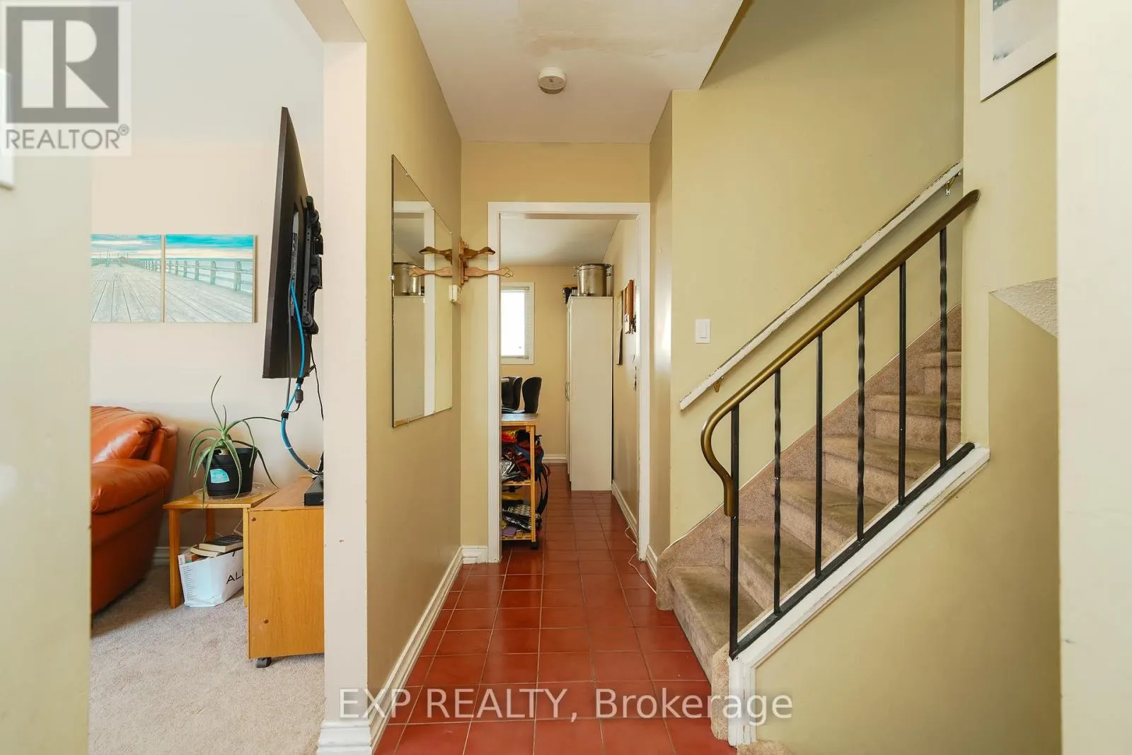 36 KEEWATIN CRESCENT