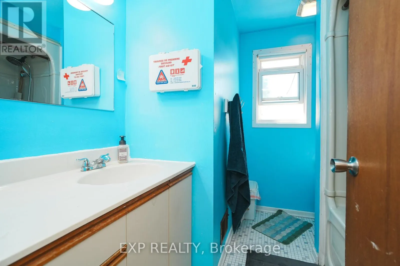 36 KEEWATIN CRESCENT