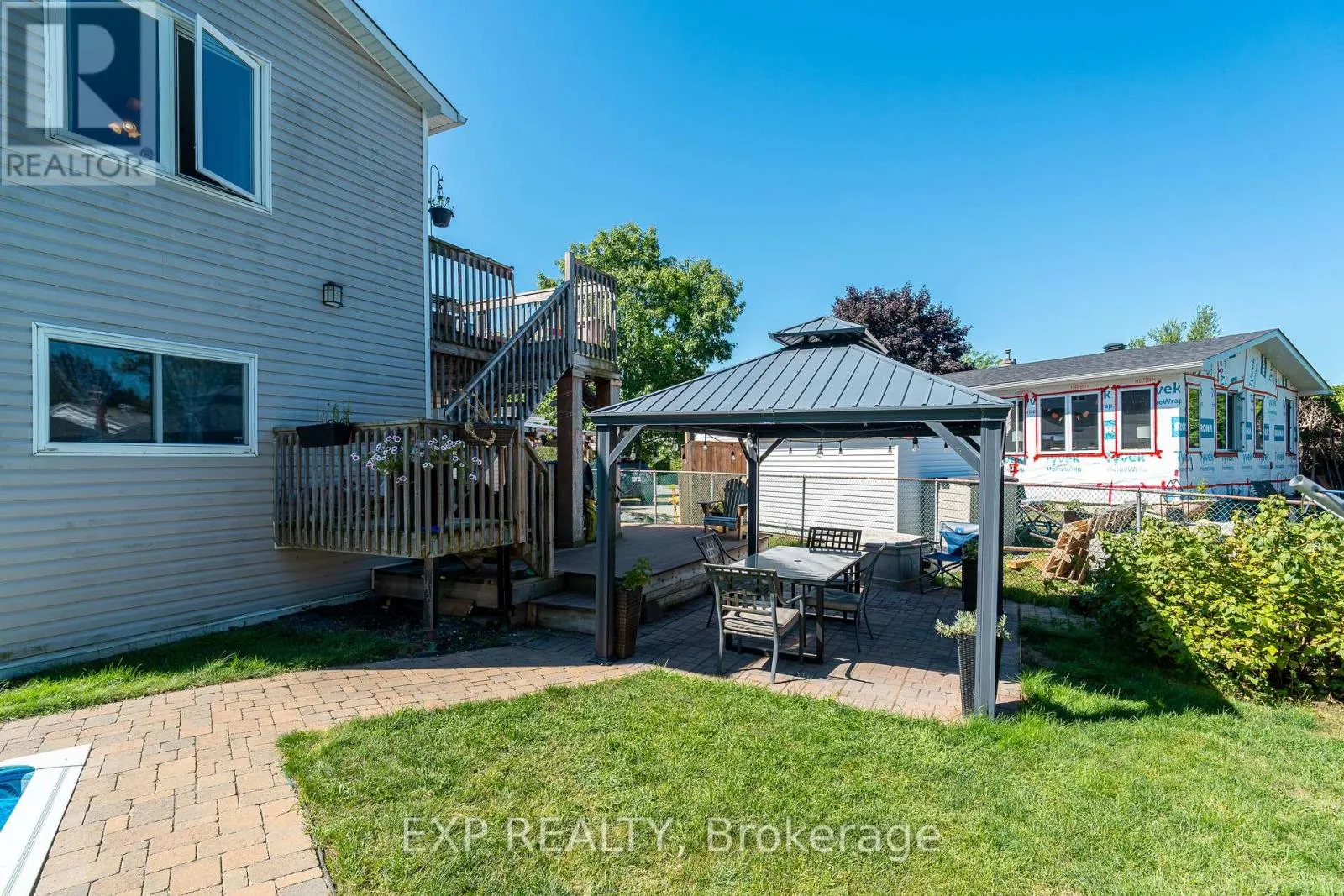 36 KEEWATIN CRESCENT
