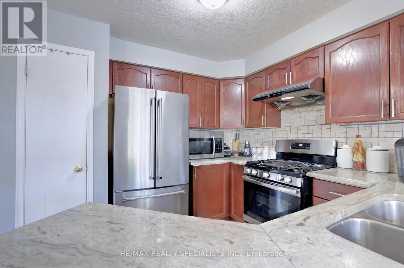 144 DECARO CRESCENT