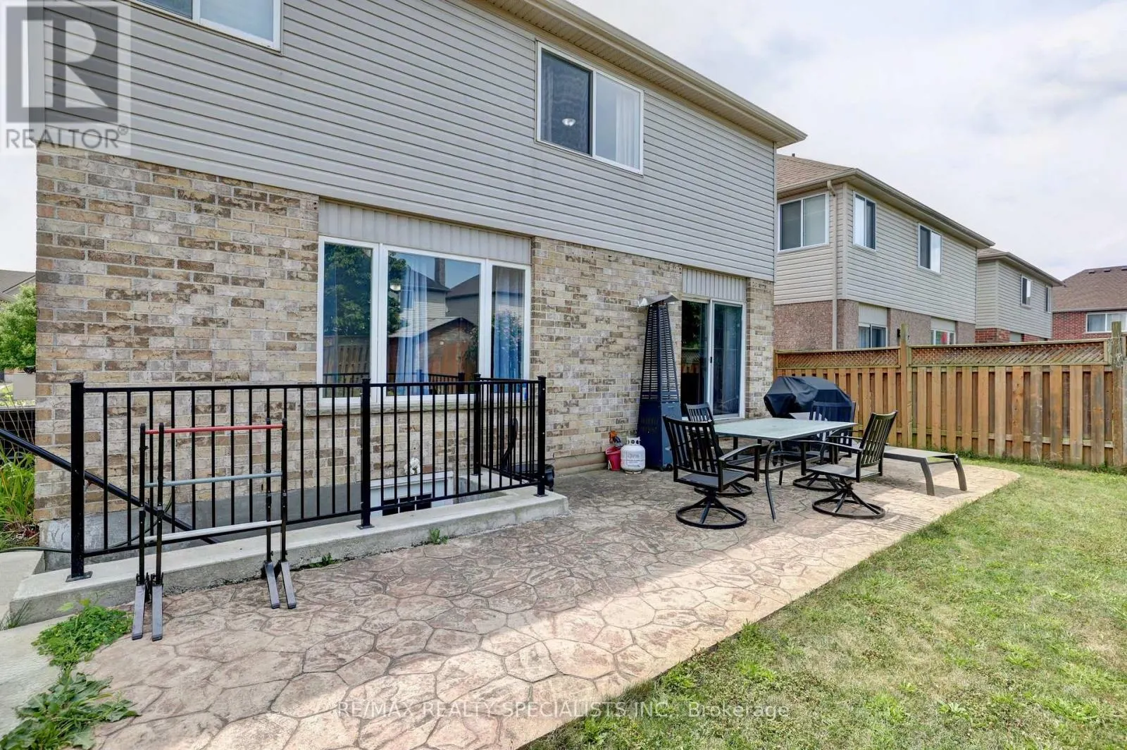 144 DECARO CRESCENT