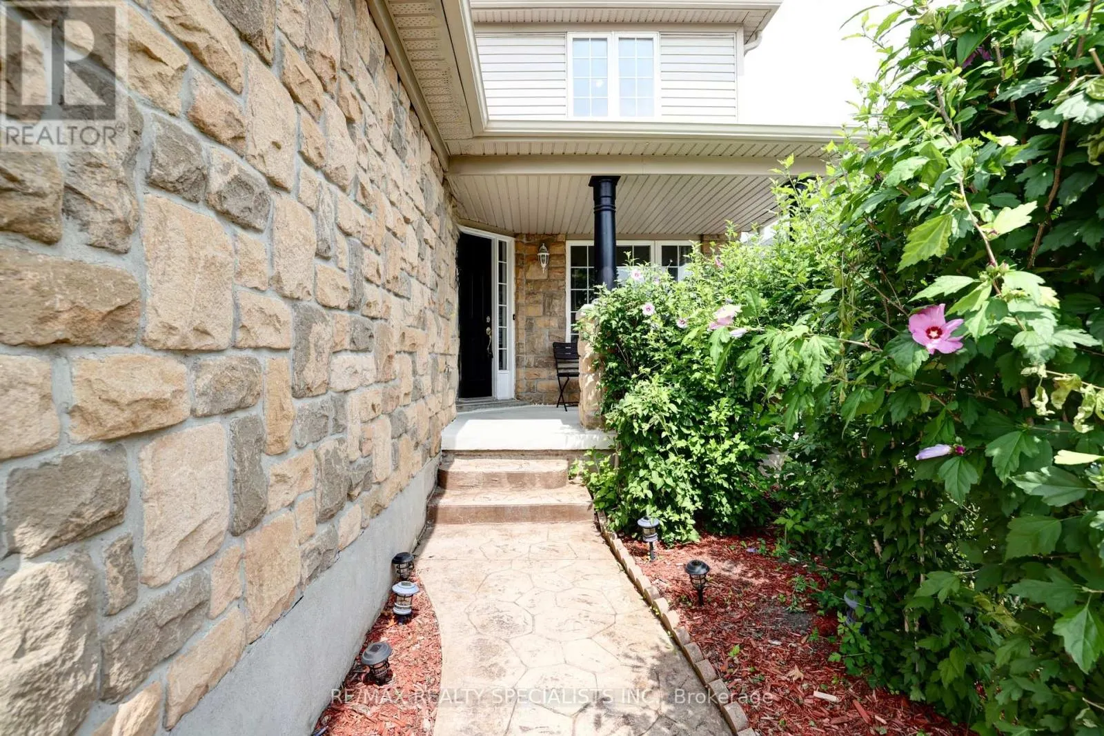 144 DECARO CRESCENT