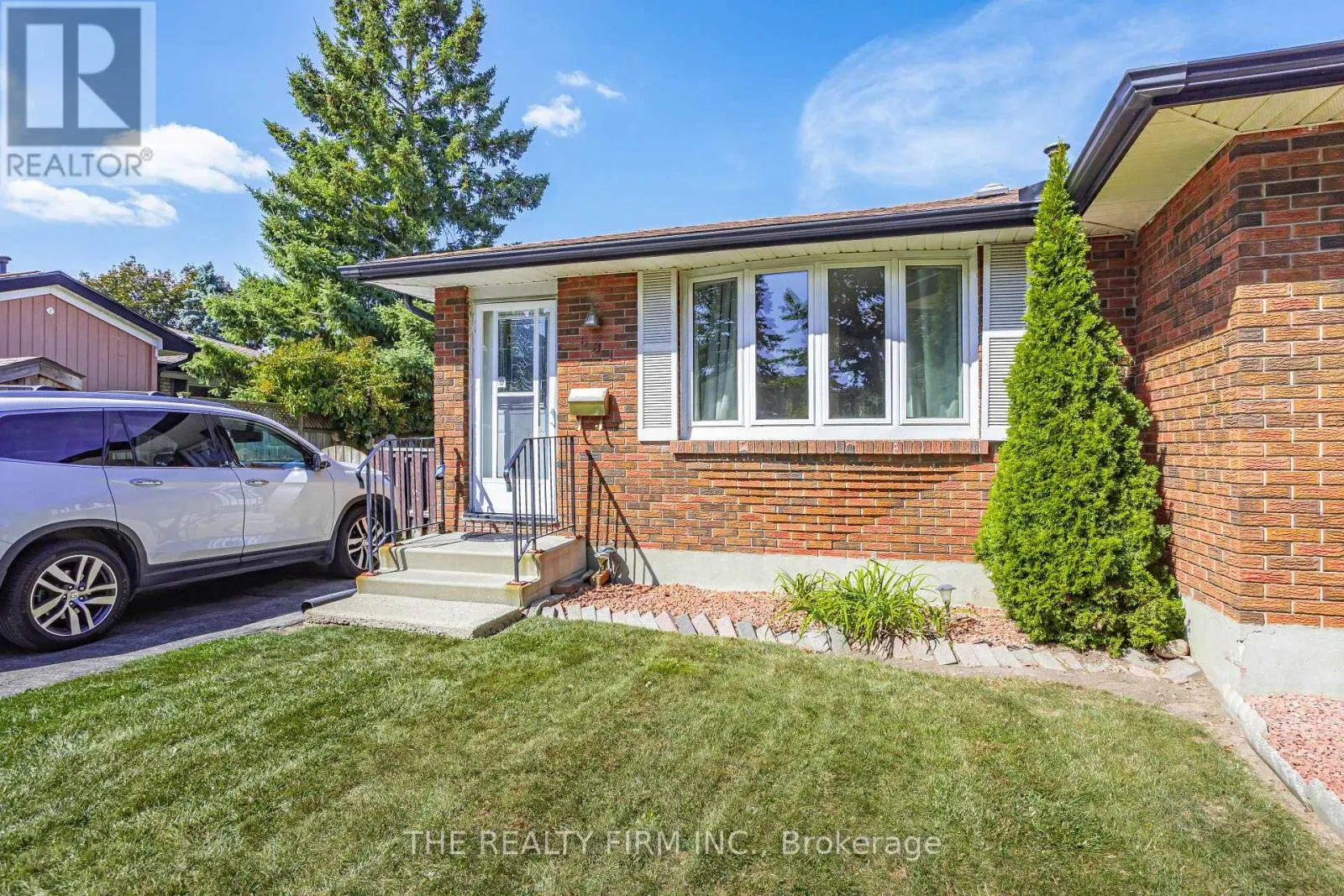 681 LADYBROOK CRESCENT