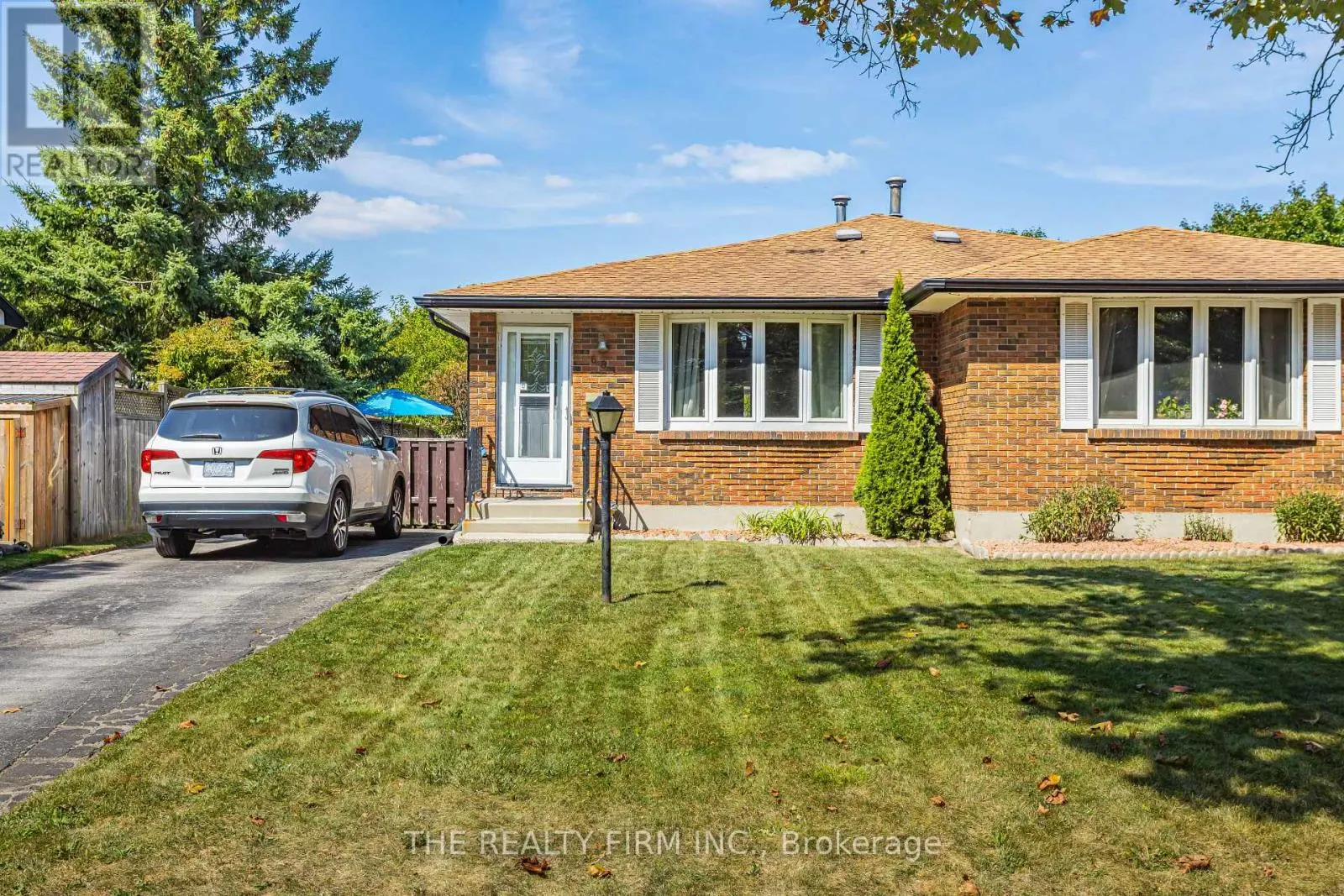 681 LADYBROOK CRESCENT