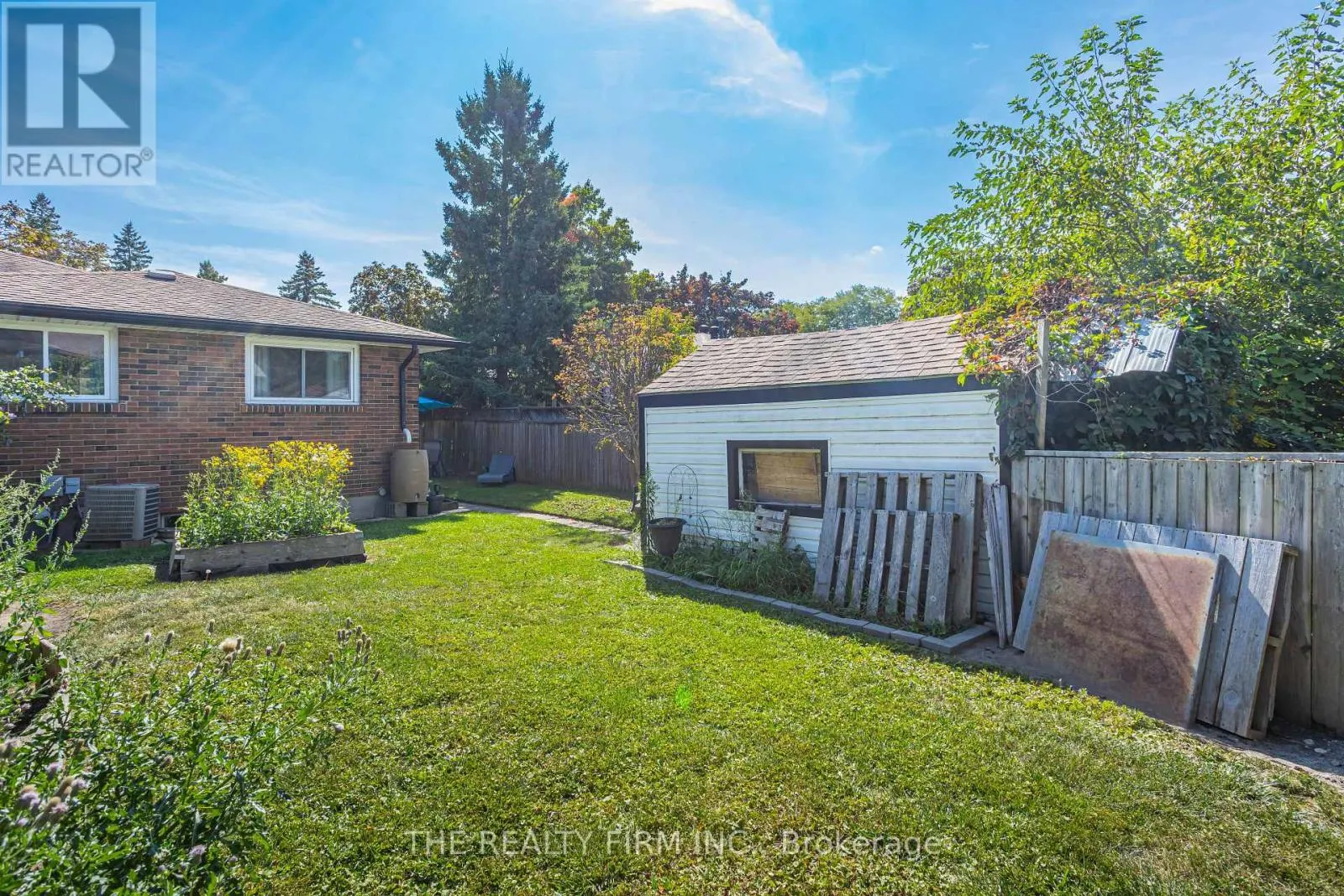 681 LADYBROOK CRESCENT