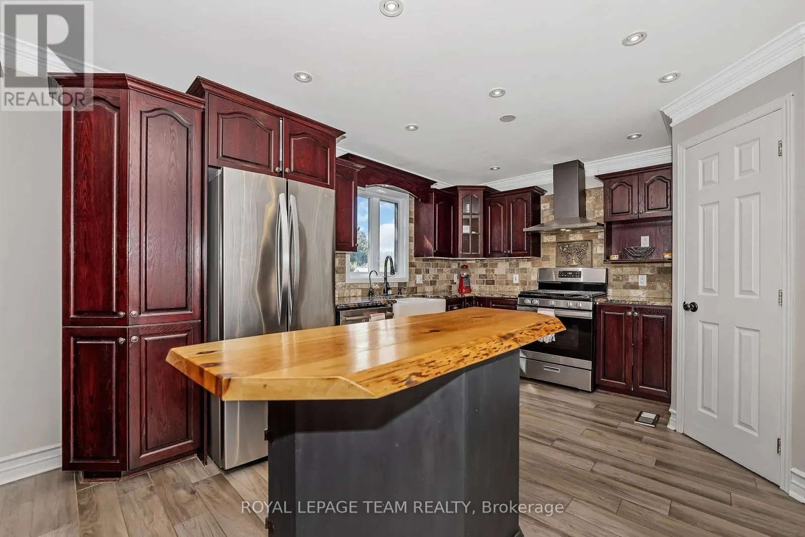 154 CARDINAL CRESCENT