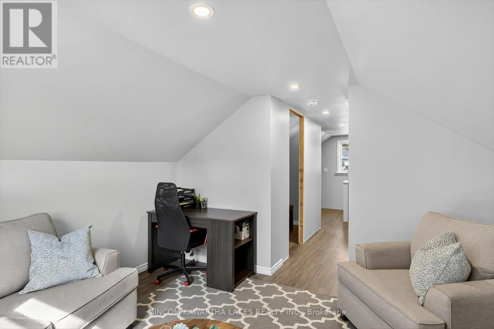 644 LUNDYS LANE