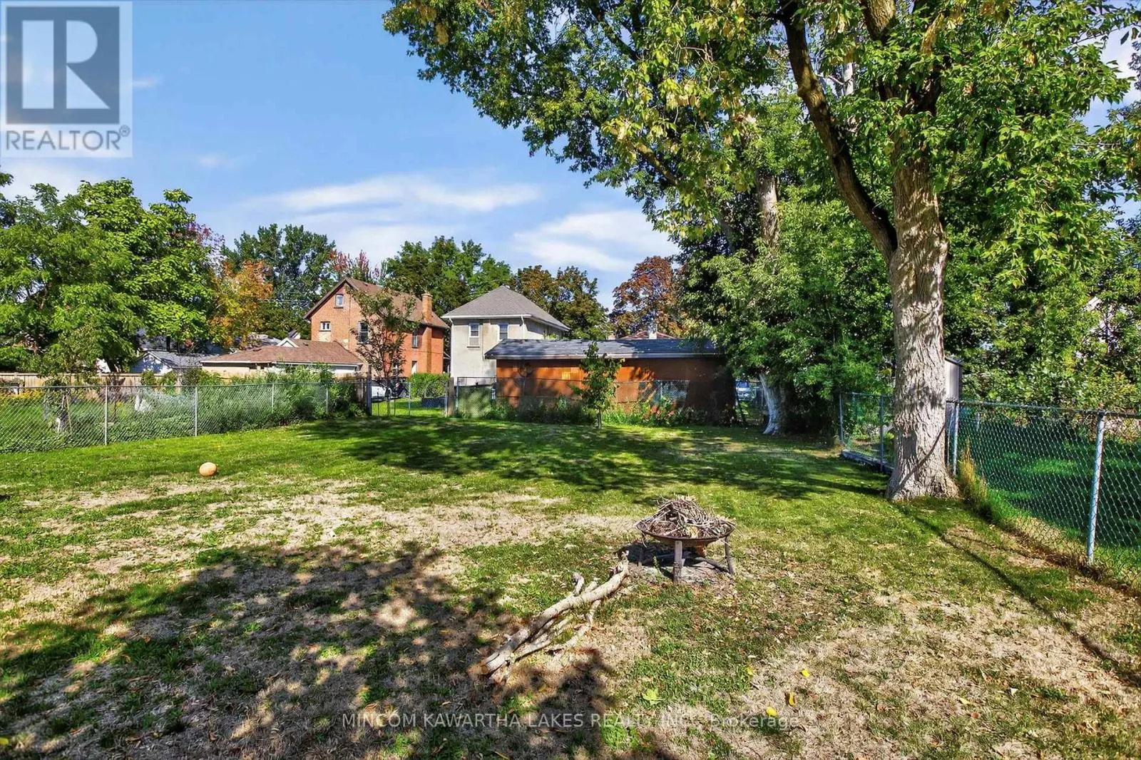 644 LUNDYS LANE