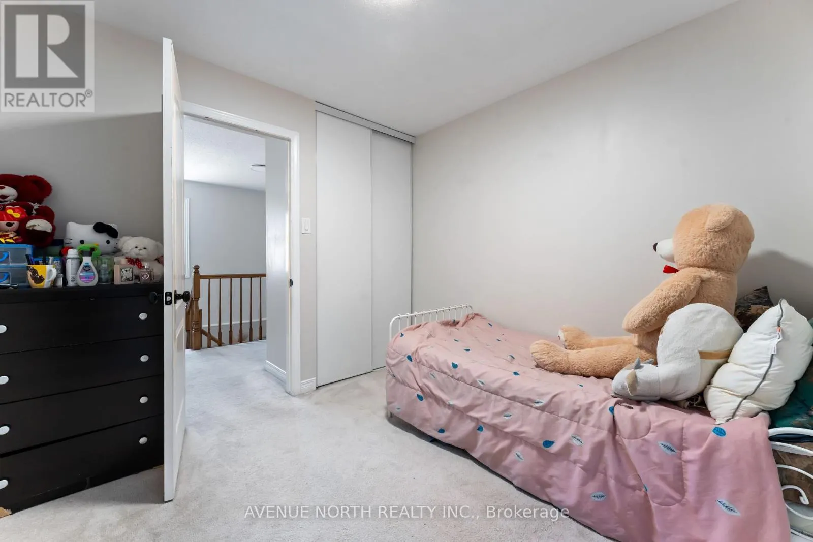 33 SARRAZIN WAY