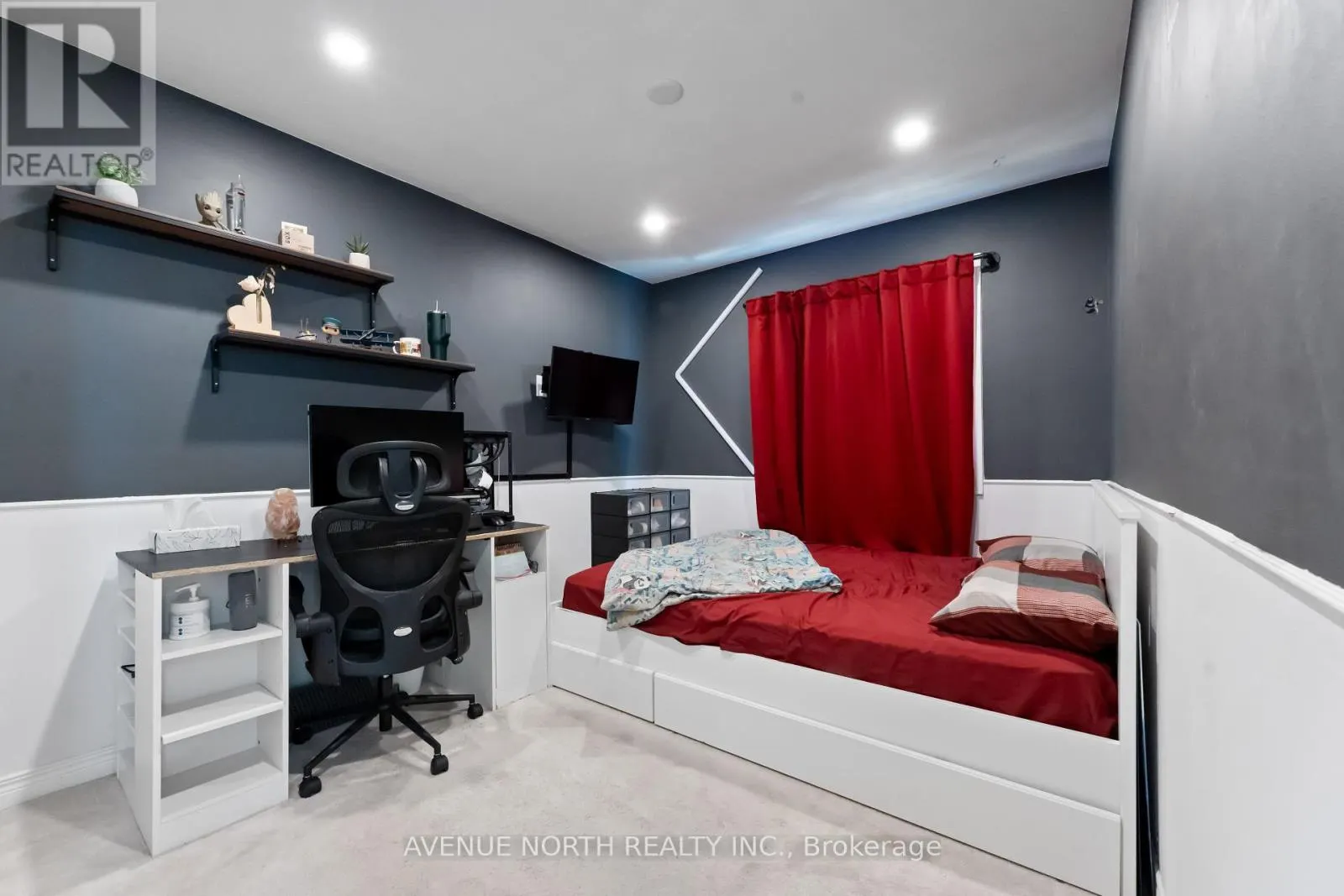 33 SARRAZIN WAY