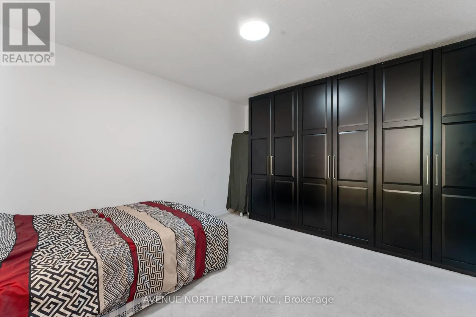 33 SARRAZIN WAY