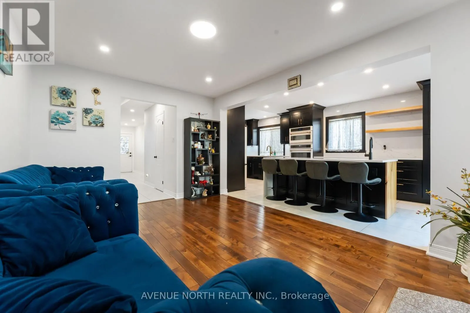 33 SARRAZIN WAY