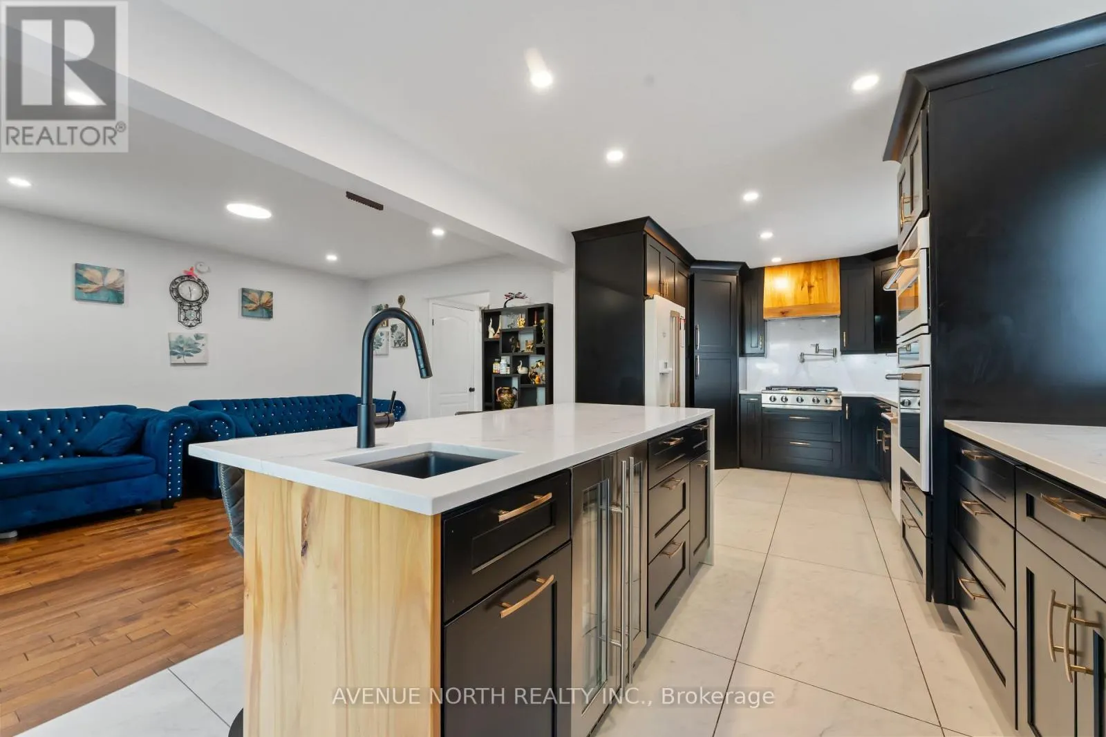 33 SARRAZIN WAY