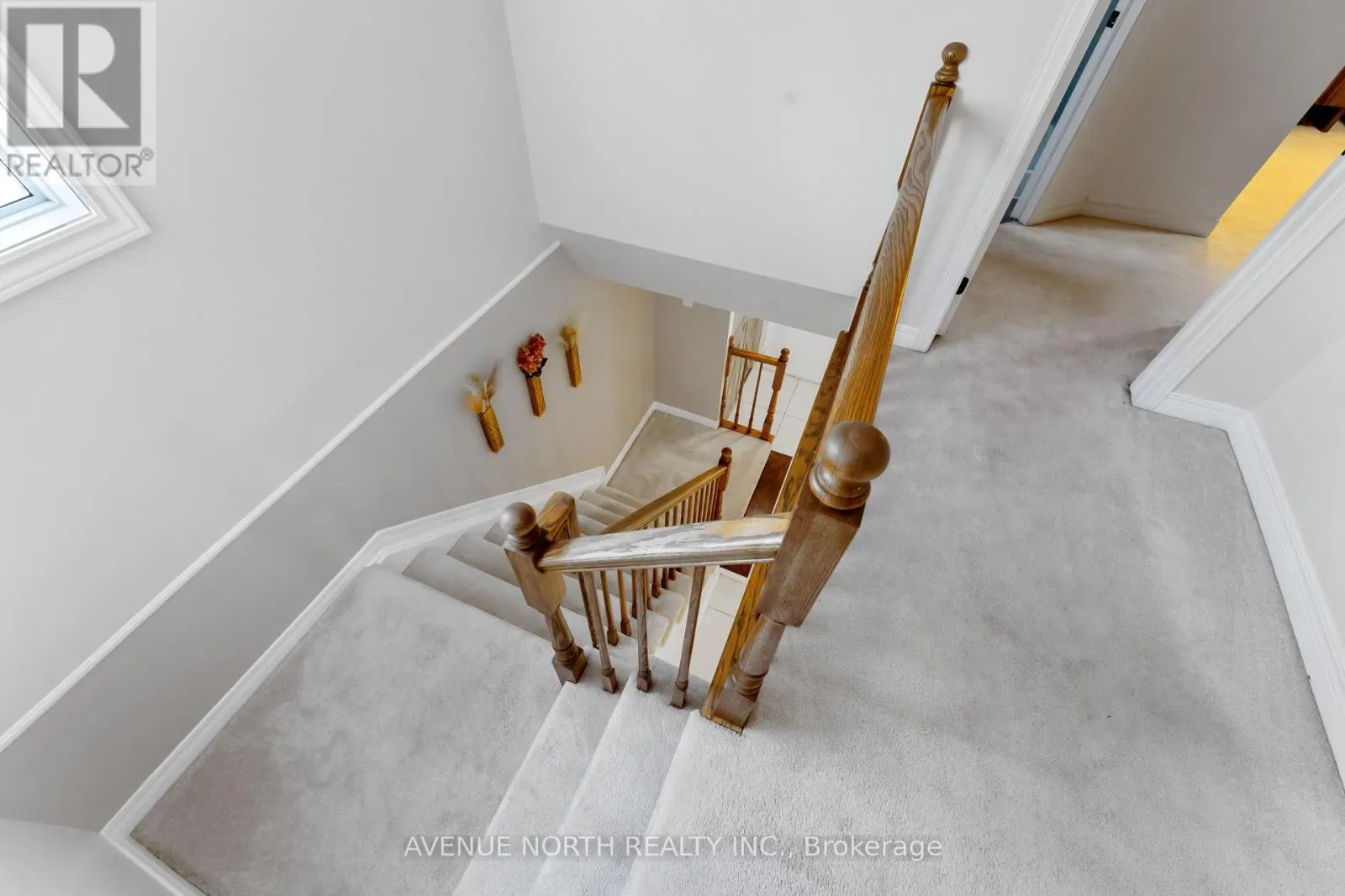 33 SARRAZIN WAY