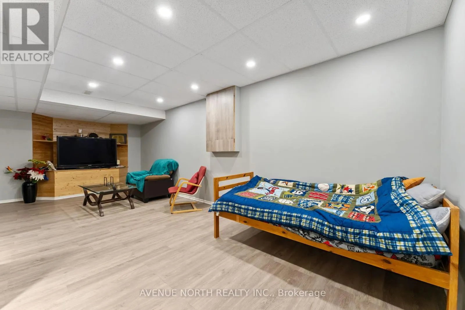 33 SARRAZIN WAY