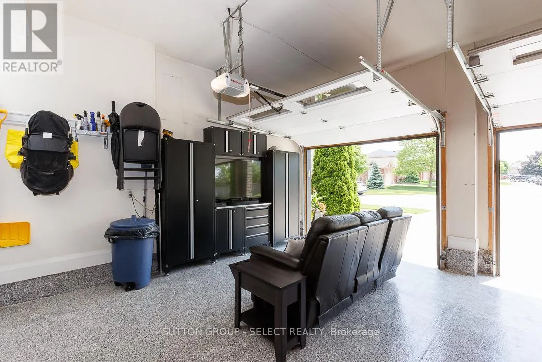 382 PLANE TREE DRIVE