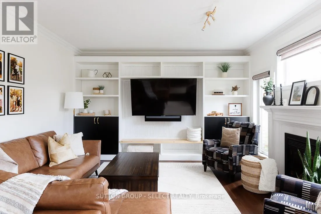 382 PLANE TREE DRIVE
