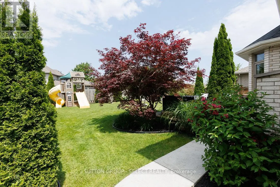 382 PLANE TREE DRIVE