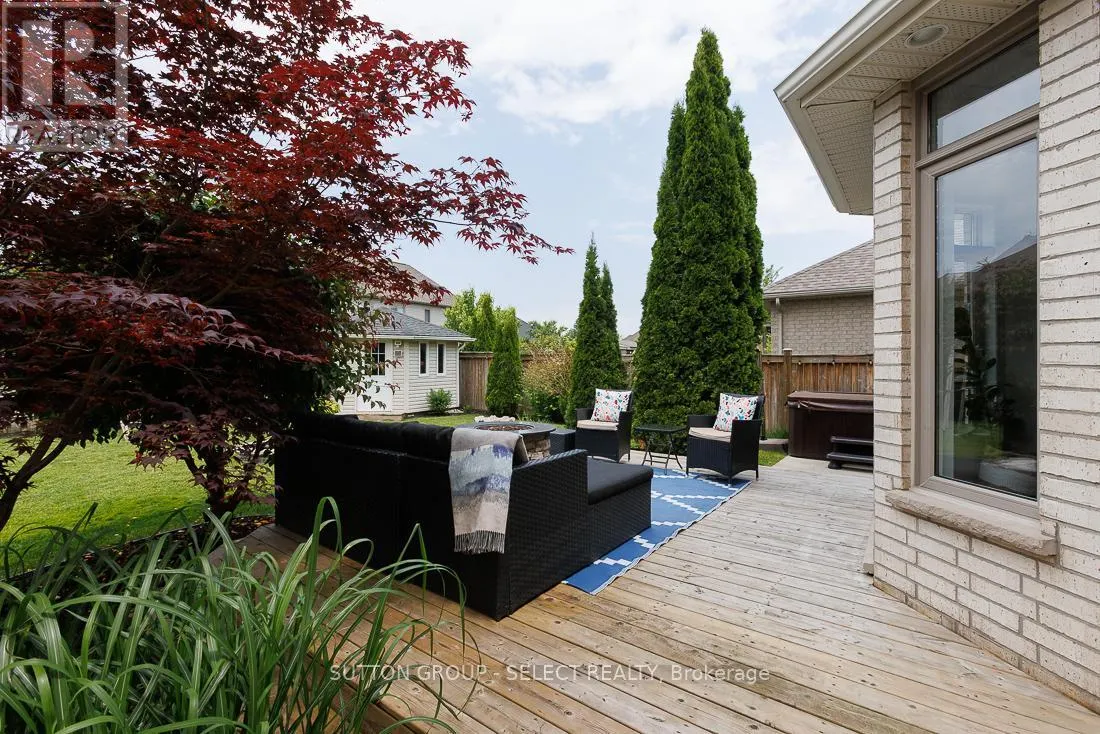 382 PLANE TREE DRIVE