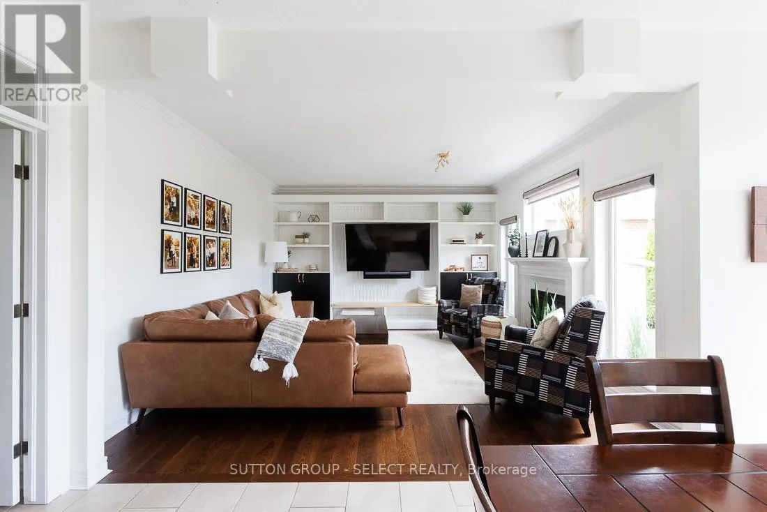 382 PLANE TREE DRIVE