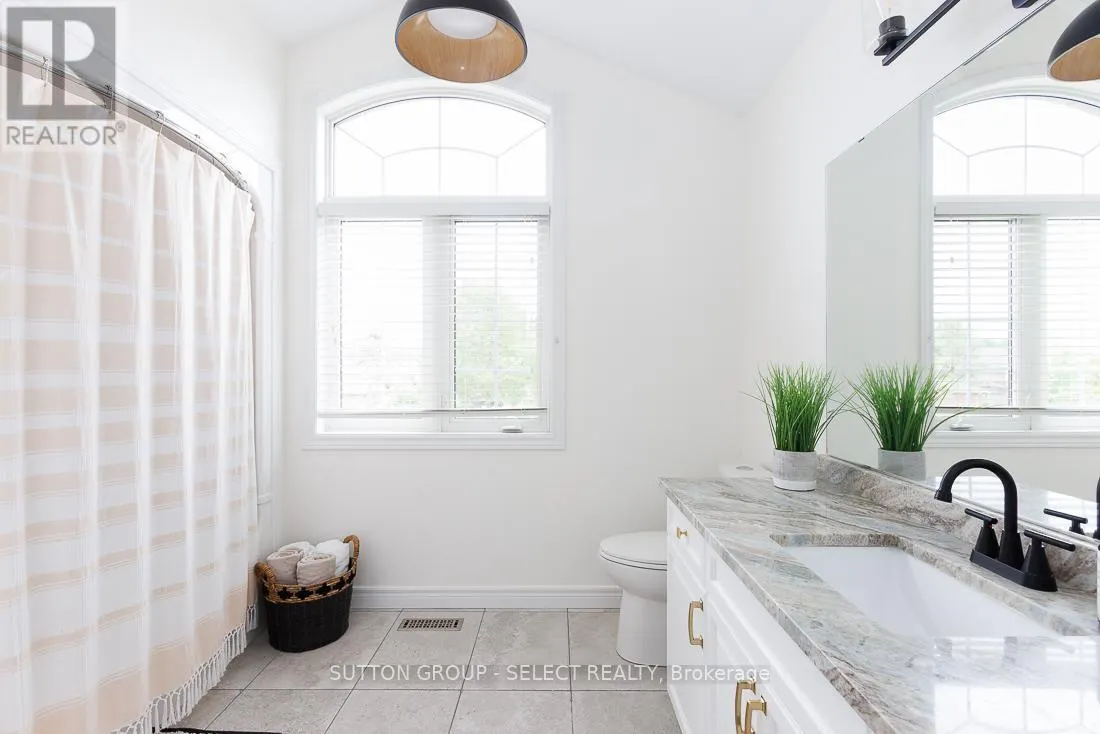 382 PLANE TREE DRIVE