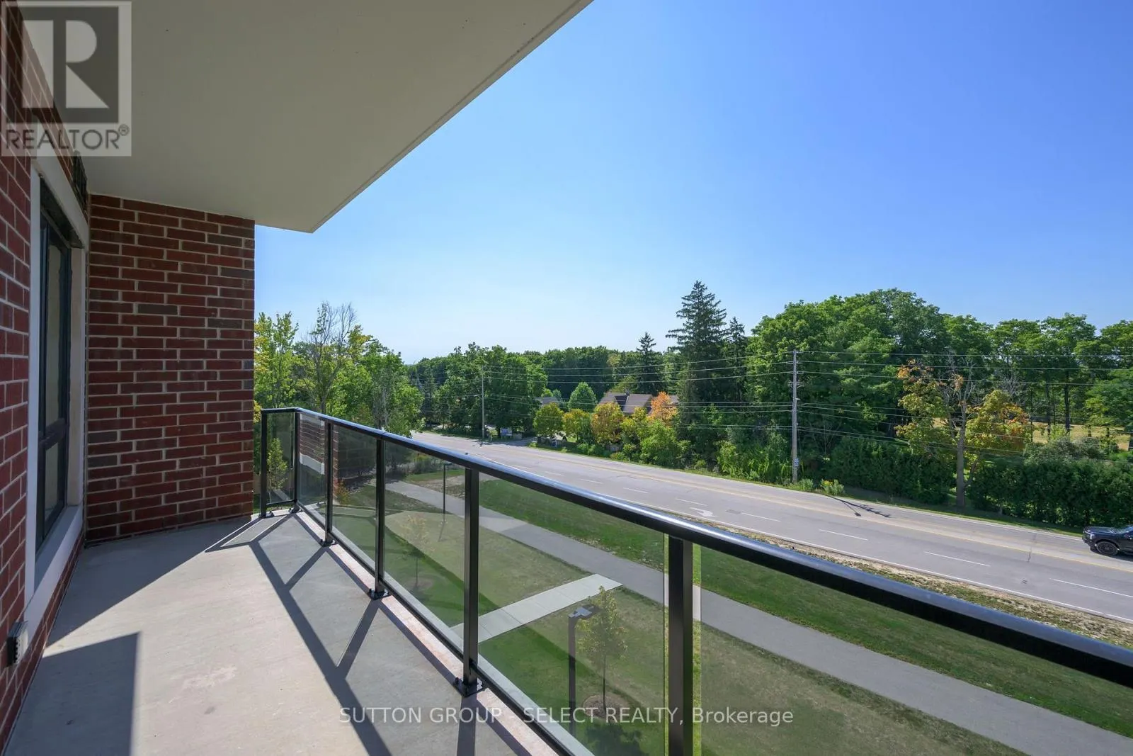 207 - 1975 FOUNTAIN GRASS DRIVE, #207