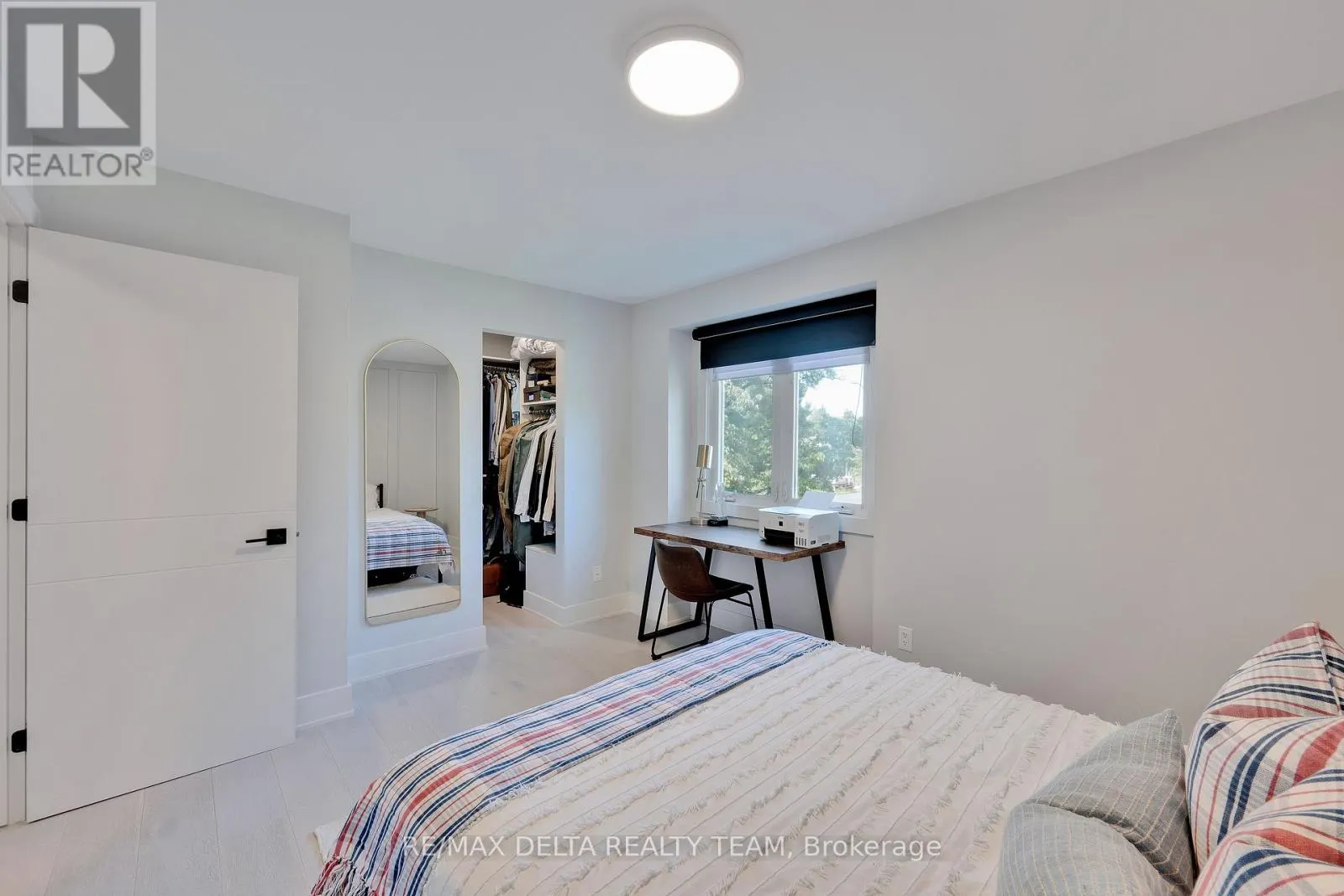 2556 GRAVELLE CRESCENT