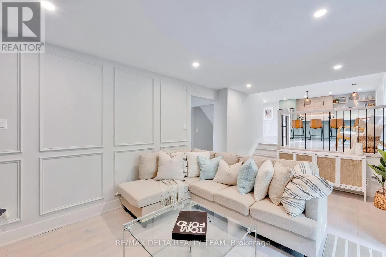 2556 GRAVELLE CRESCENT
