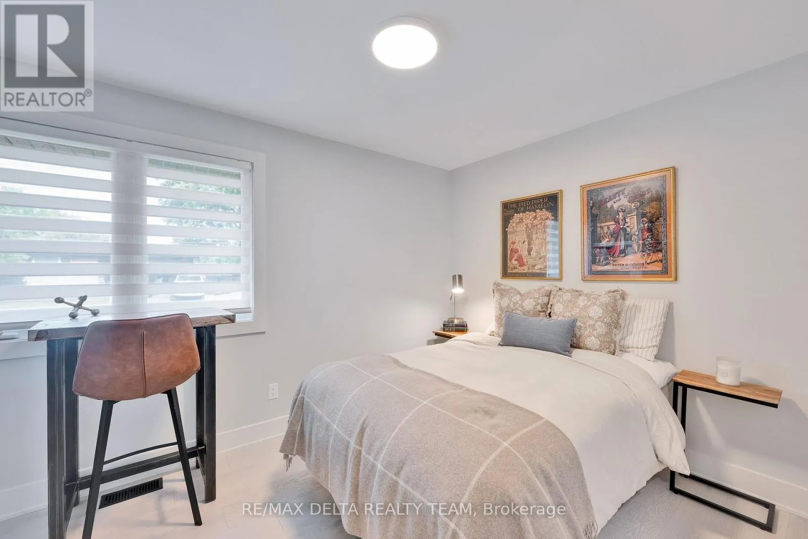 2556 GRAVELLE CRESCENT