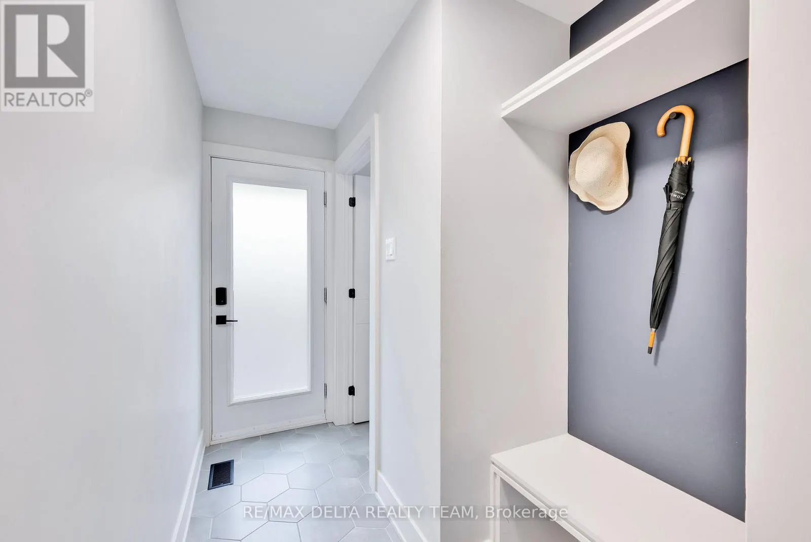 2556 GRAVELLE CRESCENT
