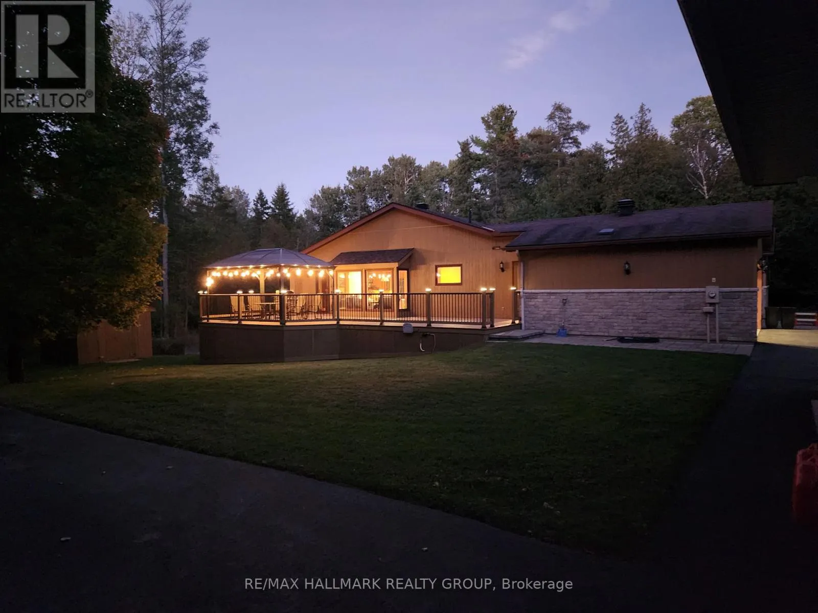 206 DEERWOOD DRIVE