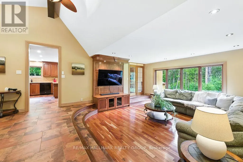 206 DEERWOOD DRIVE
