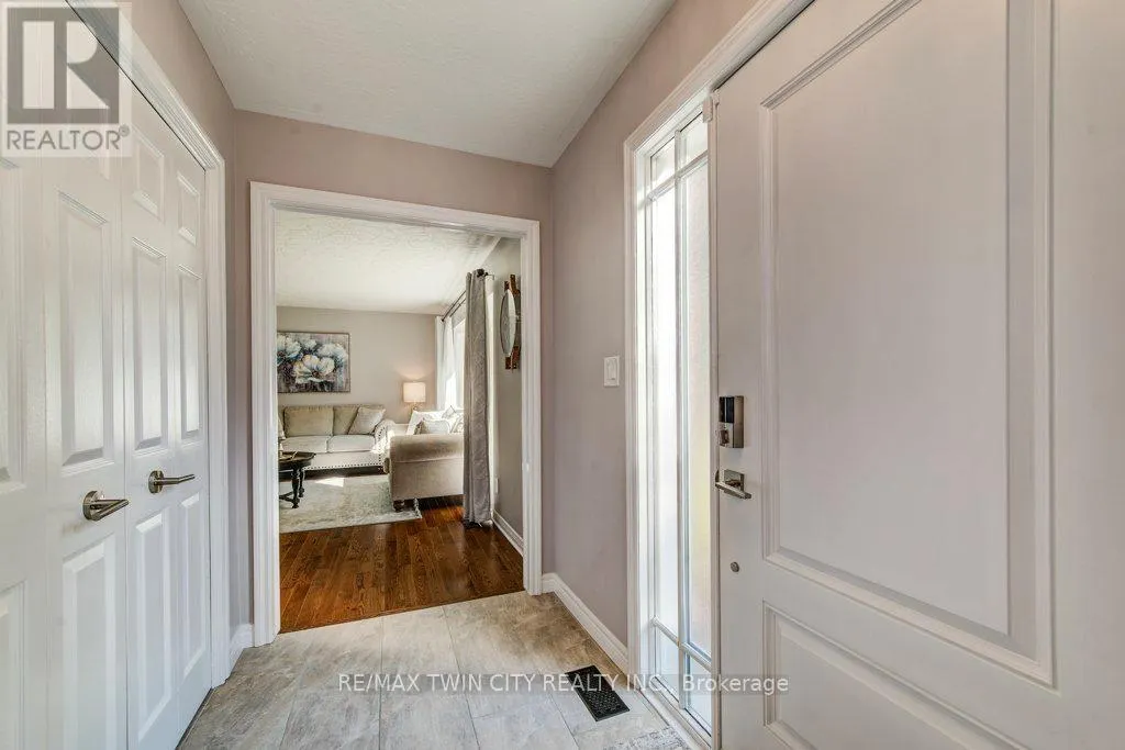 466 KINGSFORD PLACE