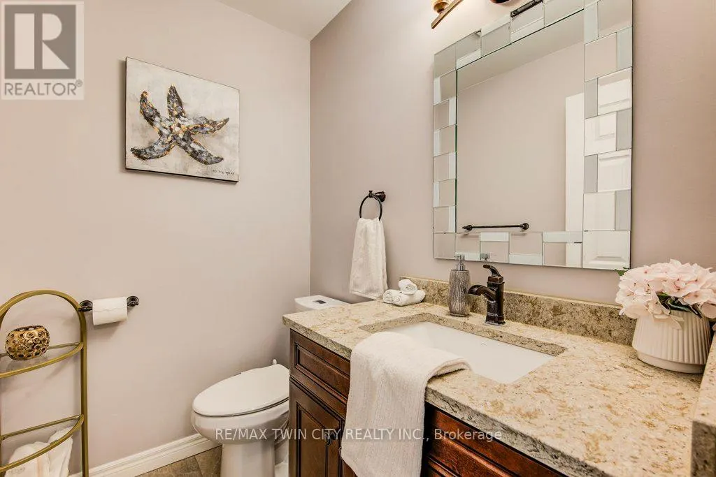 466 KINGSFORD PLACE