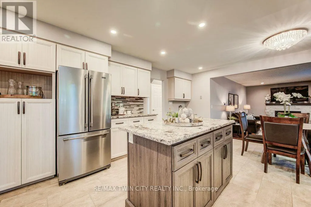 466 KINGSFORD PLACE