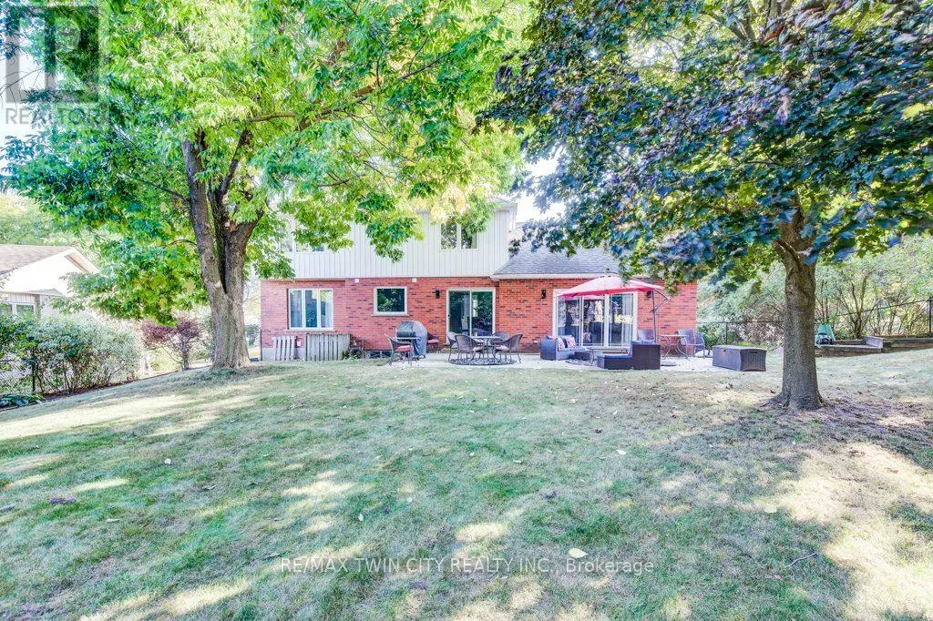 466 KINGSFORD PLACE