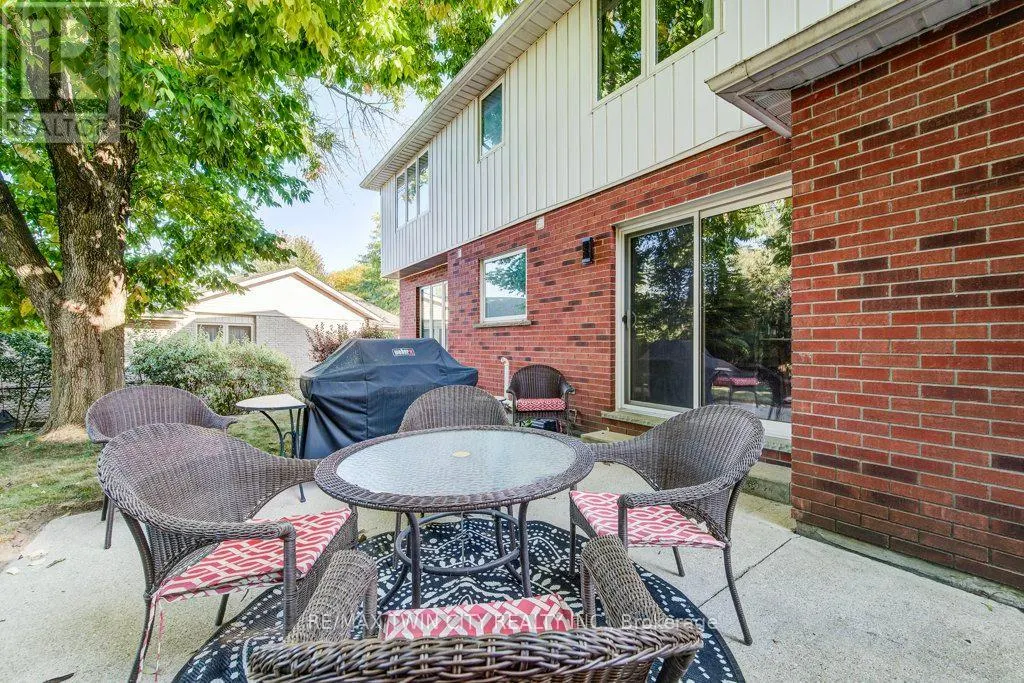 466 KINGSFORD PLACE